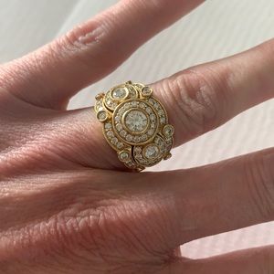 3piece 18k yellow gold and diamond bridal set.